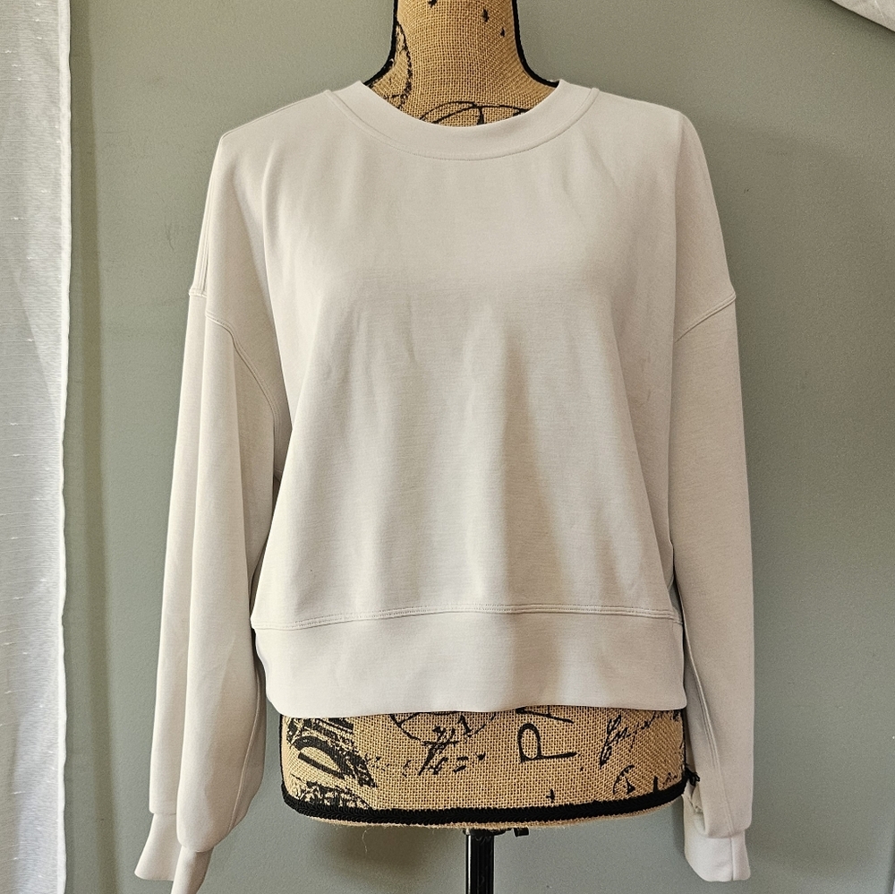 Lululemon Softstreme Perfectly Oversized Cropped Size 8 - Picture 3 of 9